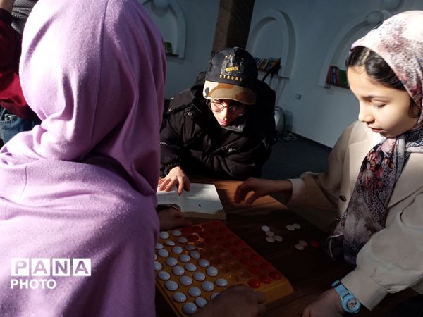  حضور دانش آموزان وکودکان در مجموعه فرهنگی آدینه شهر بار