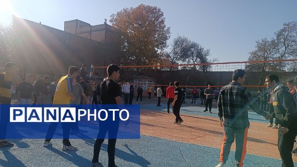 اولین روز از مسابقات گروهی والیبال در دبیرستان شاهد ابوذر گروهی 
