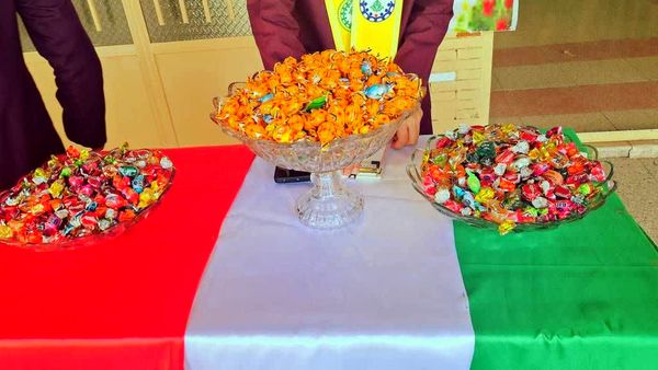 جلوه‌هایی از مراسم دهه فجر در دبیرستان دخترانه ابویی‌نژاد