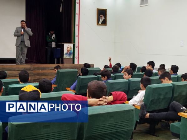 جشن عبادت ویژه دانش‌آموزان پسر 