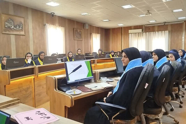 انتخابات مجلس دانش‌آموزی دختران در ناحیه ۴ شیراز