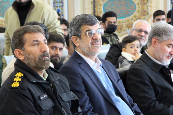 مراسم نمادین استقبال از امام خمینی (ره) در فرودگاه یزد 