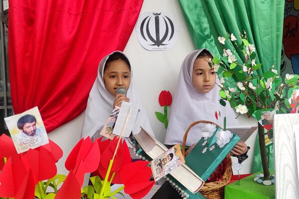 برگزاری جشن‌های باشکوه پیروزی انقلاب اسلامی در مدارس رباط‌کریم