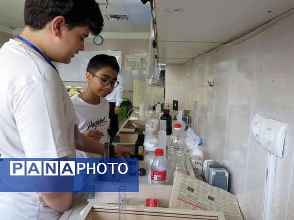 نمایشگاه علمی، پژوهشی وهنری فرداد در دبیرستان باهنر