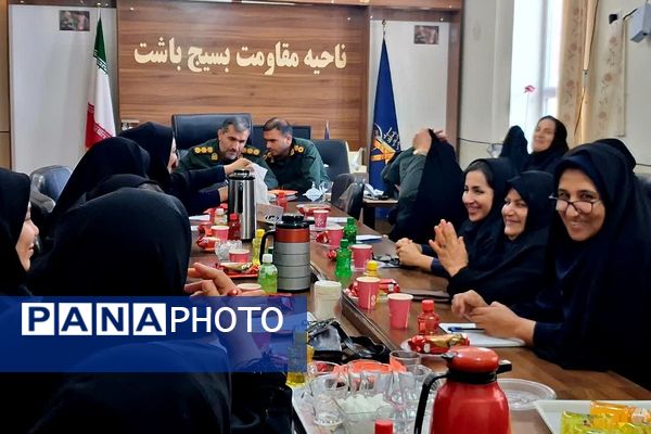 نشست بانوان تأثیرگذار طایفه گرهرگان با محوریت نقش زنان در توسعه اجتماعی و فرهنگی