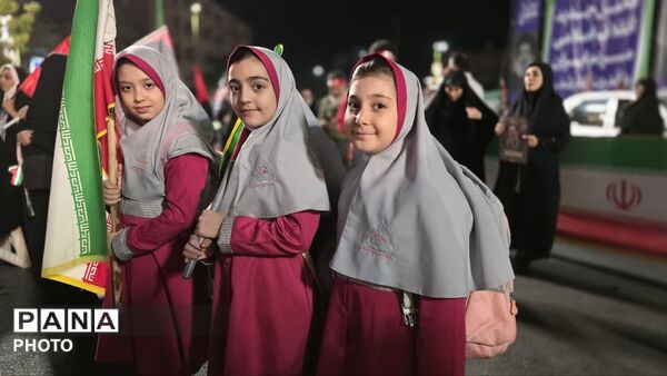 اجتماع دانش آموزان اصفهانی به مناسبت آغاز سال تحصیلی