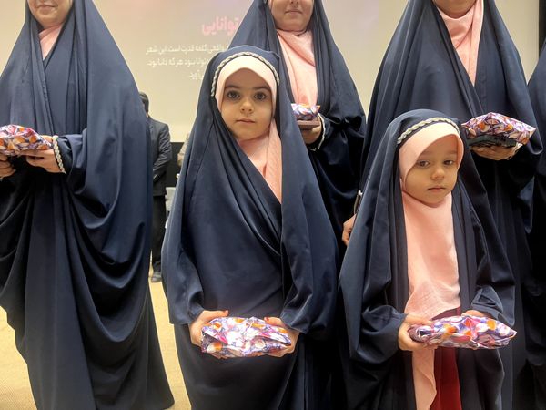 جشن بزرگ انقلاب در هشتگرد 