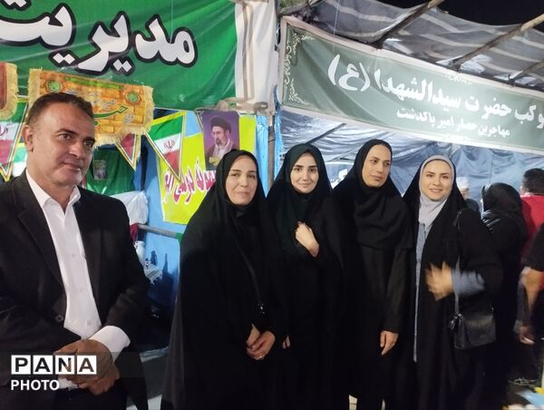 حضور گسترده و دشمن شکن دانش آموزان و فرهنگیان در غرفه آموزش و پرورش به میزبانی آموزشگاه الغدیر