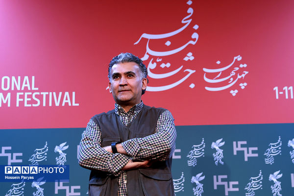 نشست نقد و بررسی فیلم «غبار میمون» در چهل و چهارمین جشنواره ملی فیلم فجر