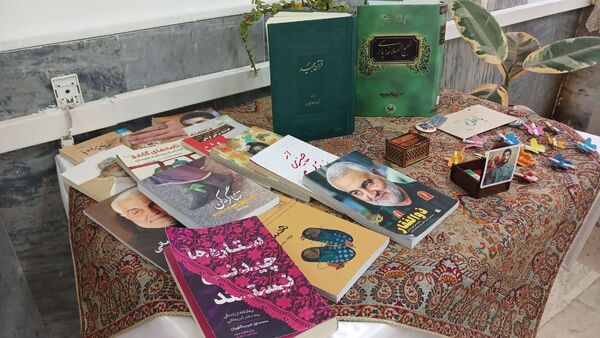 برپایی نمایشگاه دستاوردهای انقلاب‌اسلامی در دبیرستان نمونه‌تربیت شهرستان محلات