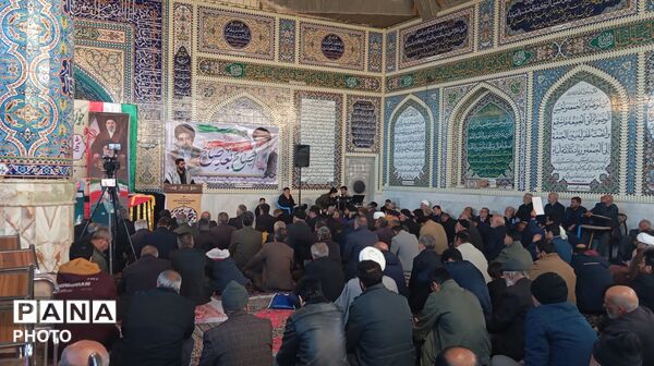تجدید بیعت مردم بن با سومین رهبر انقلاب اسلامی در آیین گرامیداشت شهدای وطن