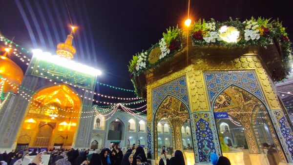 مشهد، غرق نور علوی در شب ولادت امیر مؤمنان (ع)