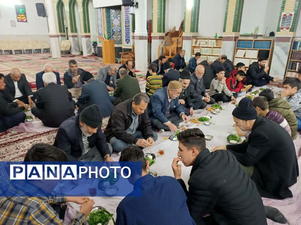 سفره های افطار ساده در کاشمر