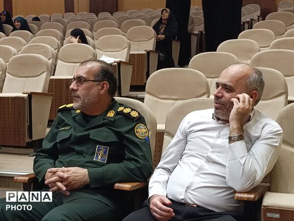 تقدیر از خبرنگاران نوجوان فعال حوزه ایثار و شهادت در قم