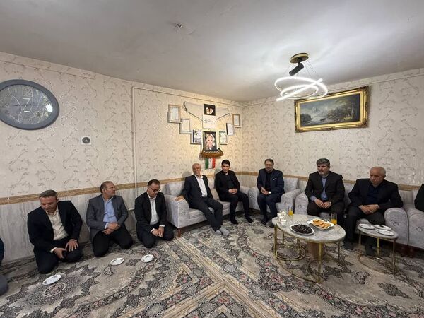 دیدار استاندار کردستان با خانواده شهدای حملات تروریستی رژیم صهیونیستی و بازدید از طرح‌های توسعه‌ای قروه