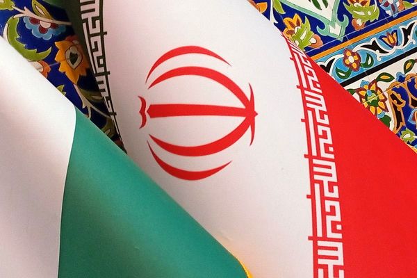 آغاز آیین معنوی اعتکاف در مصلای اسلامشهر با حضور گسترده نوجوانان