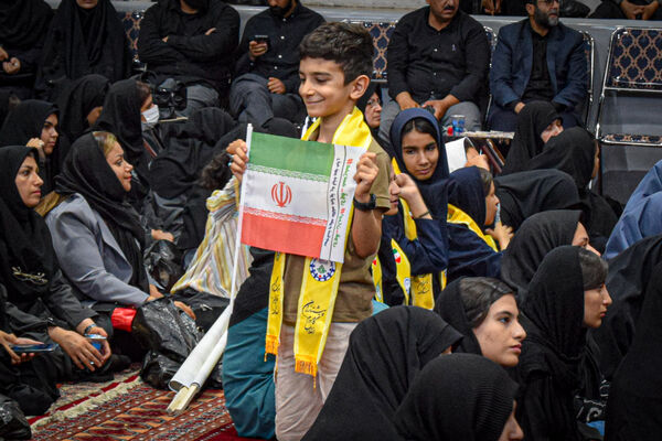 وداع دانش‌آموزان کرمانشاهی با رهبر شهید امت