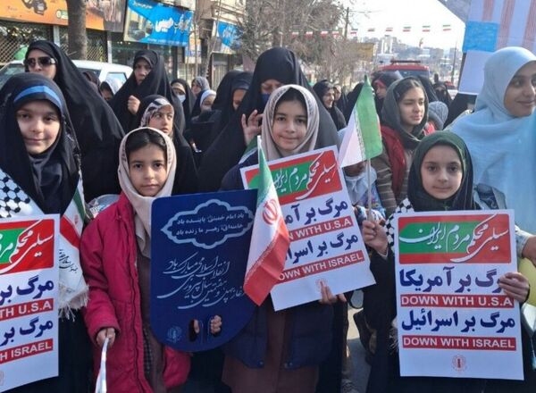 حماسه آفرینی مردم و مسئولان شهرستان پردیس در راهپیمایی ۲۲ بهمن 