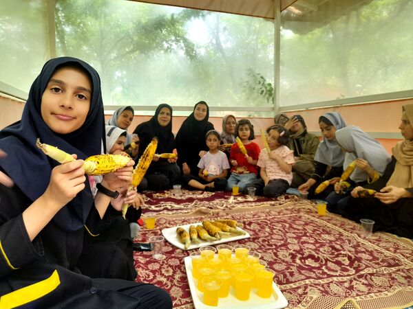 اردوی مادر دختری حورا دانش‌آموزان ناحیه یک مشهد