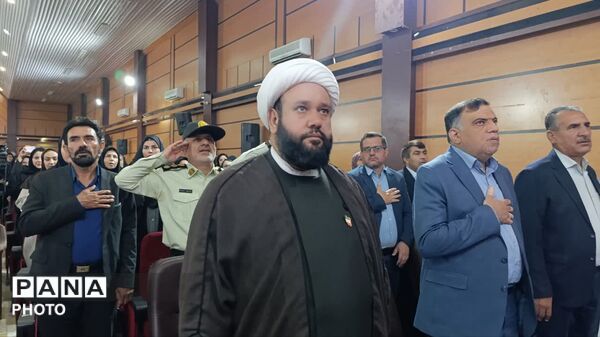 جشن روز معلم با حضور معاون پرورشی و فرهنگی وزیر آموزش و پرورش
