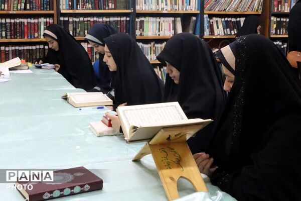 طنین چهل و چهارمین شور رقابت قرآنی در قلب‌های دانش‌آموزان قرچکی