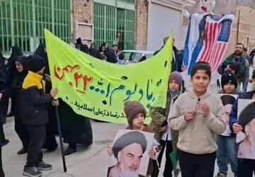 هم‌قدم با انقلاب؛ حماسه‌آفرینی دانش‌آموزان فراشاه شهرستان تفت در ۲۲ بهمن
