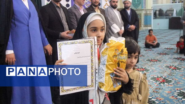 اختتامیه جشنواره تولید محتوا نماز و مسابقه عطر انتظار در امامزاده سیدجعفر یزد