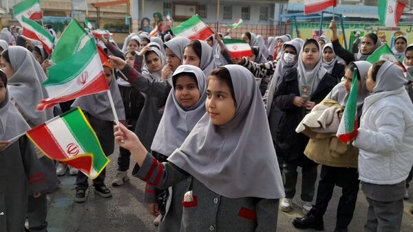 جشنی به رنگ پرچم ایران در دبستان نیایش 