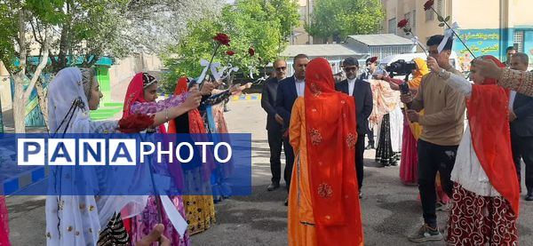 آیین نمادین «سپاس معلم »در ناحیه یک شهرکرد 