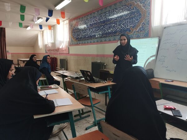 توانمندسازی نومعلمان ملارد در راستای طرح شهید همت در دبستان حضرت صدیقه(س)