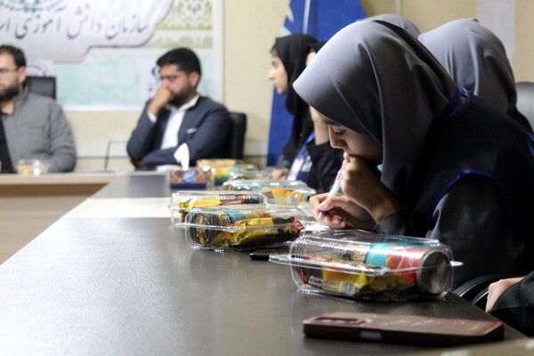 نشست قائم‌مقام سازمان دانش‌آموزی کشور با اعضای سازمان دانش‌آموزی خوزستان