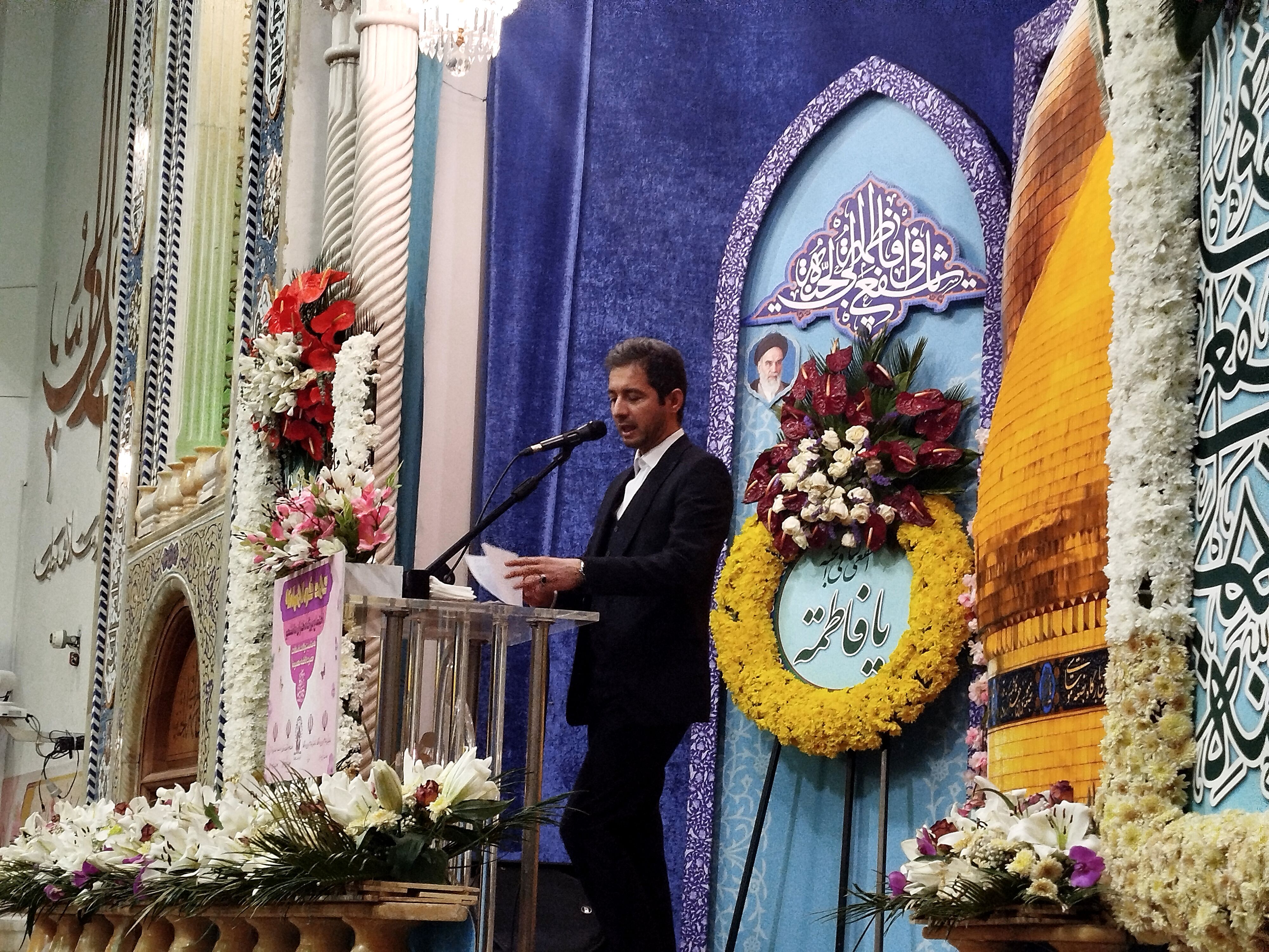 اجتماع دختران دانشجو در حرم مطهر حضرت معصومه (س) به مناسبت روز دختر  