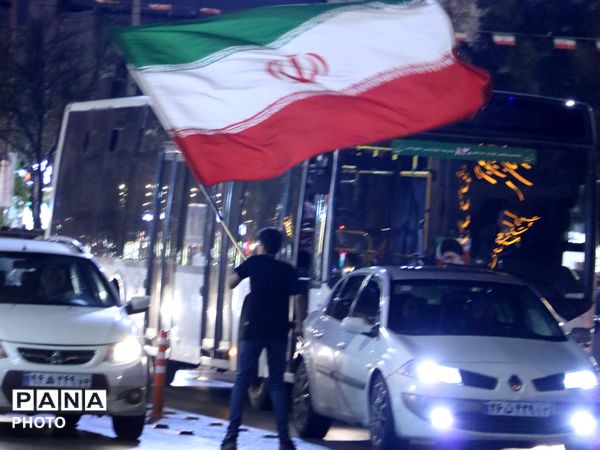 حضور پرشور و اقتدار مردم مشهد در سی و یکمین شب حماسه خیابانی (۲)