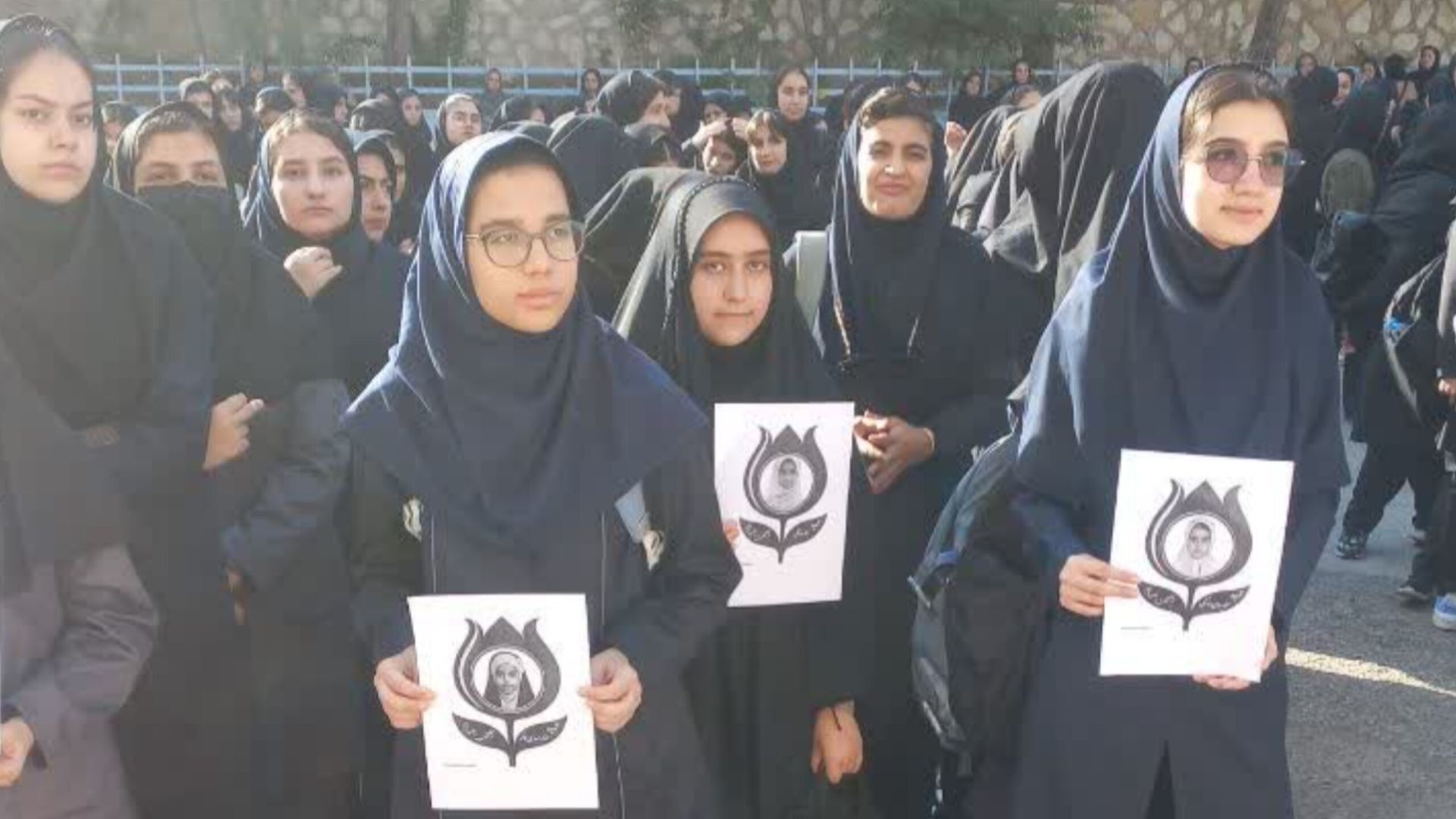 شور و شوق دانش‌ آموزان فرهنگیان در آغاز سال تحصیلی در خرم آباد