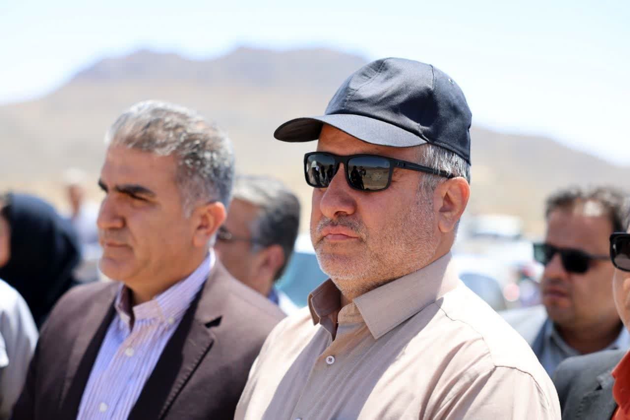 بهبود سطح دسترسی مردم به خدمات دولتی، از مزایای دولت الکترونیک است