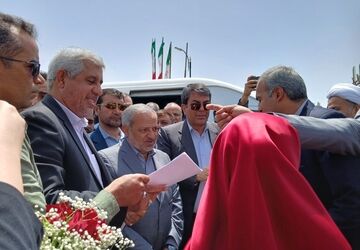 کلنگ زنی واحد آموزشی در طرح نهضت ملی مسکن عنبرآباد