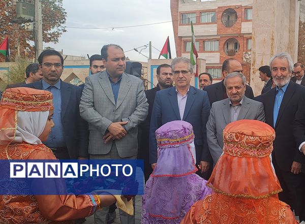 مراسم استقبال از وزیر آموزش و پرورش در گلزار شهدای نیشابور 