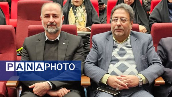 همایش زیست عفیفانه با موضوع عفت و حجاب در تالار ایوان‌ری