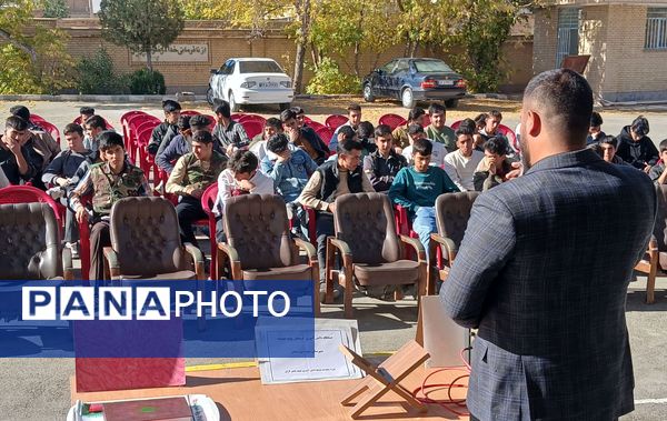 صبحگاه متفاوت در دبیرستان شهدا سورشجان