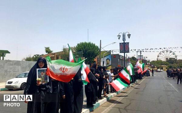 روایتی از مهر و ایثار با استقبال از خانواده شهدای میناب