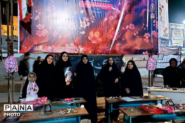 گرامیداشت چهلمین روز شهادت رهبر شهید و دانش‌آموزان میناب در باقرشهر 