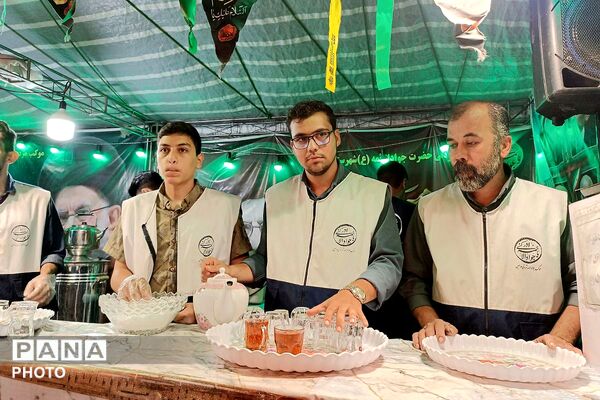 تداوم تجمعات شبانه در میدان امام خمینی (ره)
