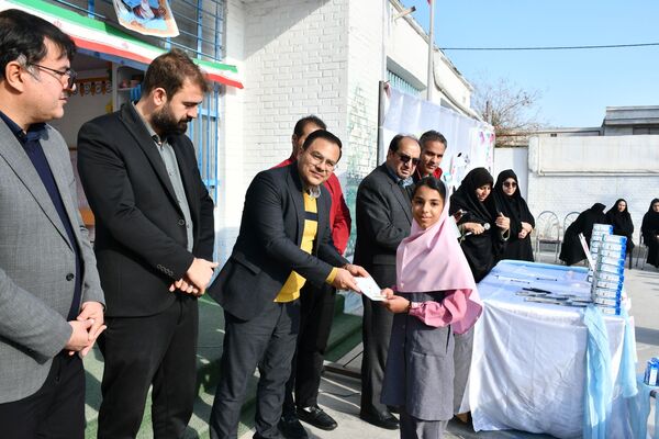 جشن شیر در مدرسه ابتدایی زینب قهرمانی مه‌ولات