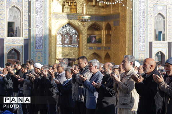 اقامه نماز عید فطر در حرم مطهر رضوی-۲
