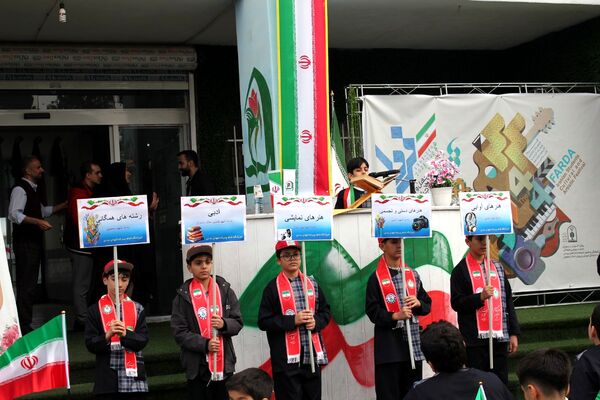  افتتاح جشنواره «امید فردا» در مدرسه شاهد ده دی ورامین