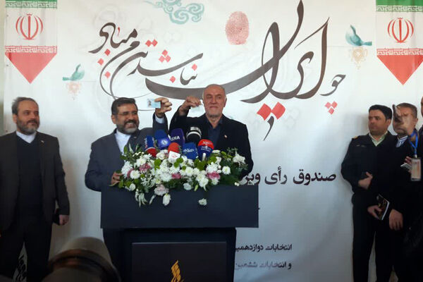 حضور استاندار تهران در شعب اخذ رای انتخابات 1402