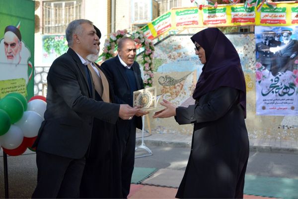 طنین زنگ انقلاب در بهارستان‌دو 