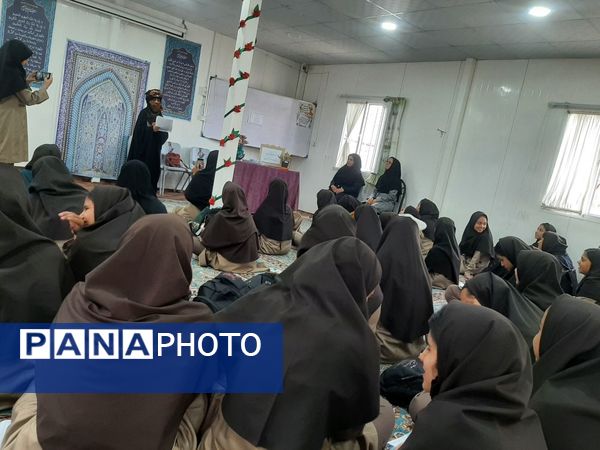 مراسم ویژه دهه ریاضیات در مدرسه شهید محمدی‌پور خلیل‌آباد