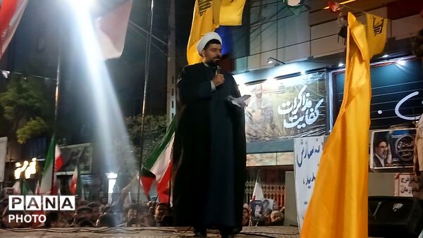 در سپیدای تاریکی ، مردم فریاد روشنی زدند