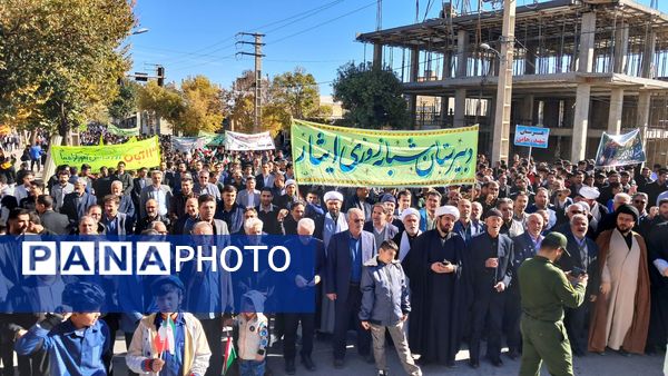 حضور پرشور فرهنگیان و دانش‌آموزان چاراویماق در یوم‌الله  ۱۳ آبان